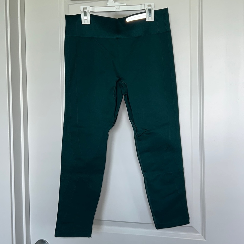 Under Armour cropped leggings - Size M